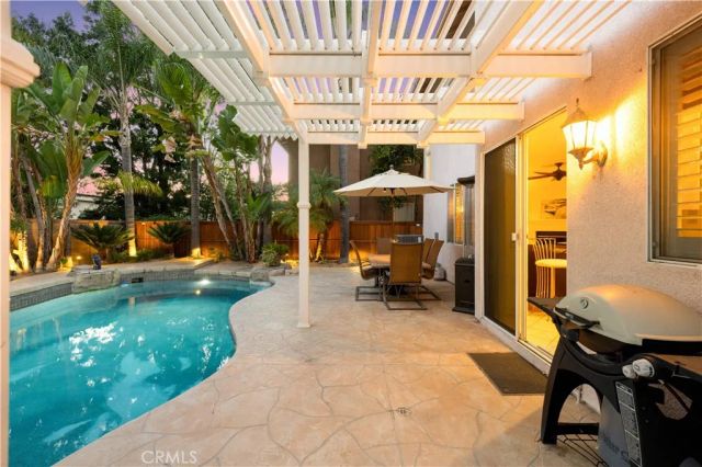 26 Appleglen, Irvine, CA 92602