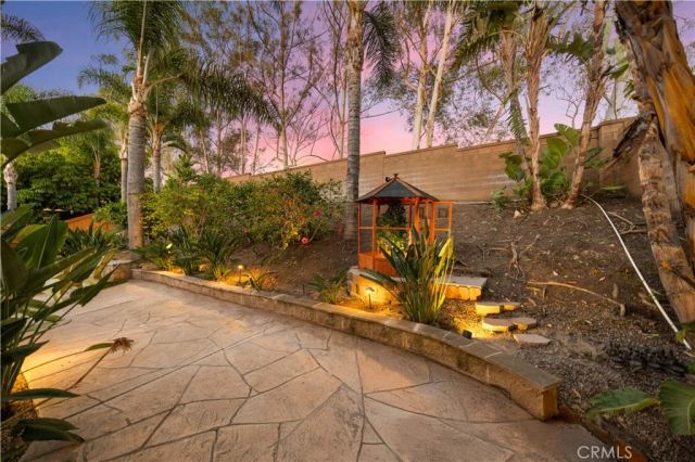 26 Appleglen, Irvine, CA 92602