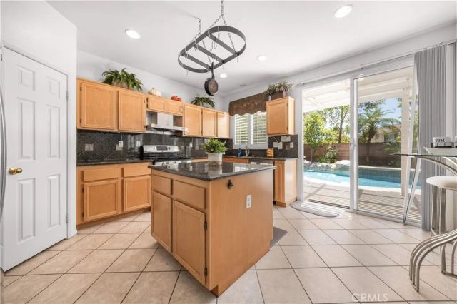26 Appleglen, Irvine, CA 92602