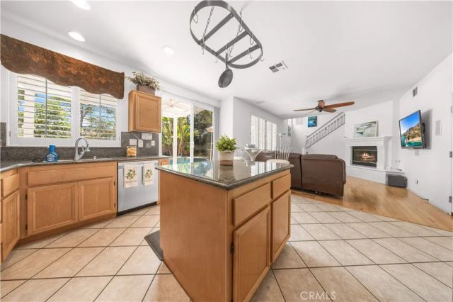 26 Appleglen, Irvine, CA 92602