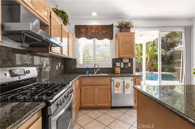26 Appleglen, Irvine, CA 92602