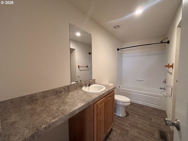104 RIVER LOOP 1, Eugene, OR 97404