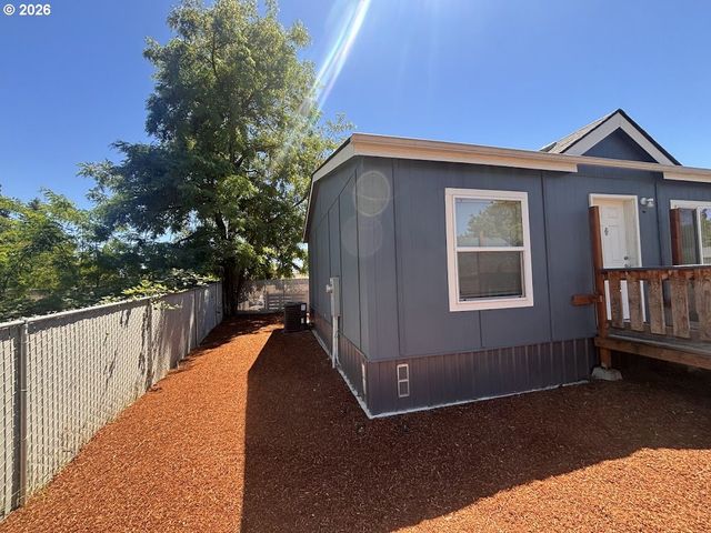 104 RIVER LOOP 1, Eugene, OR 97404