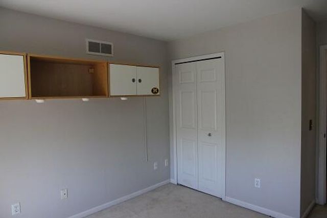 3057 Barclay Way, Ann Arbor, MI 48105