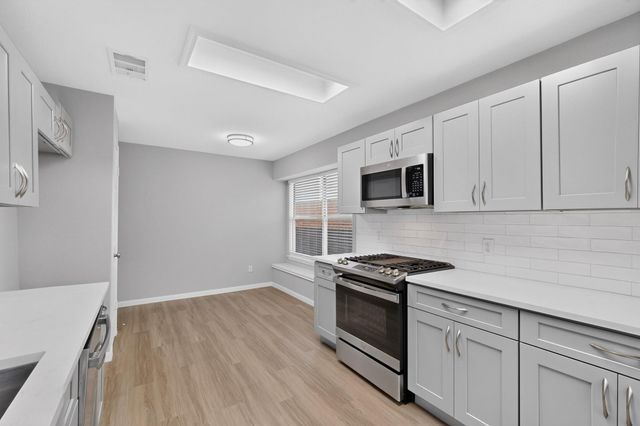 2447 Roundabout LN, Round Rock, TX 78664