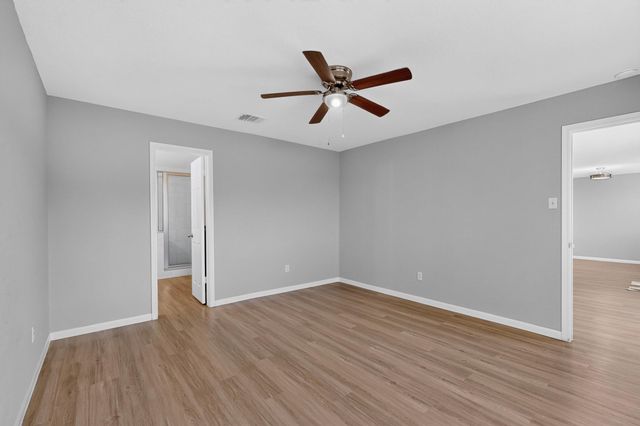 2447 Roundabout LN, Round Rock, TX 78664