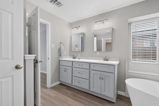 2447 Roundabout LN, Round Rock, TX 78664