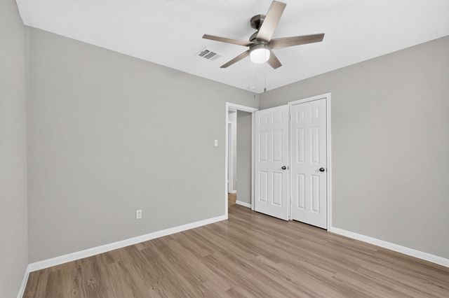 2447 Roundabout LN, Round Rock, TX 78664