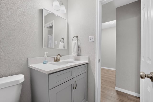 2447 Roundabout LN, Round Rock, TX 78664