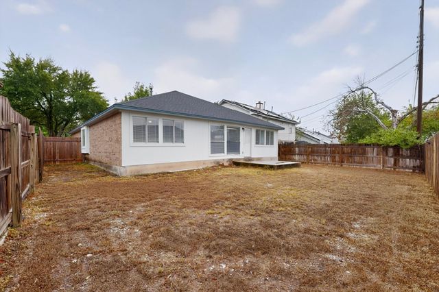 2447 Roundabout LN, Round Rock, TX 78664