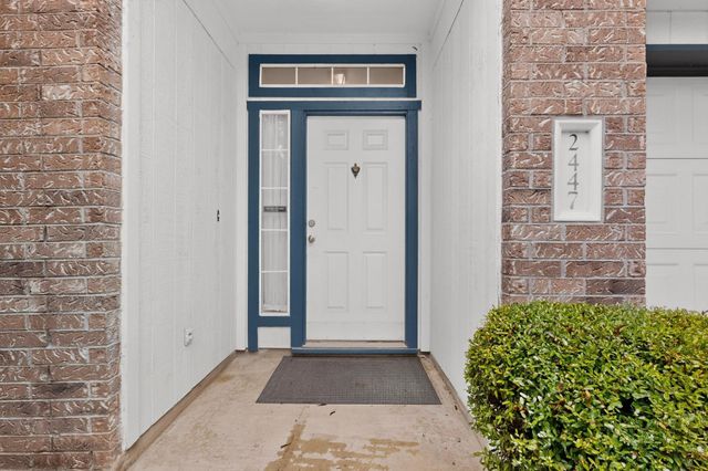 2447 Roundabout LN, Round Rock, TX 78664