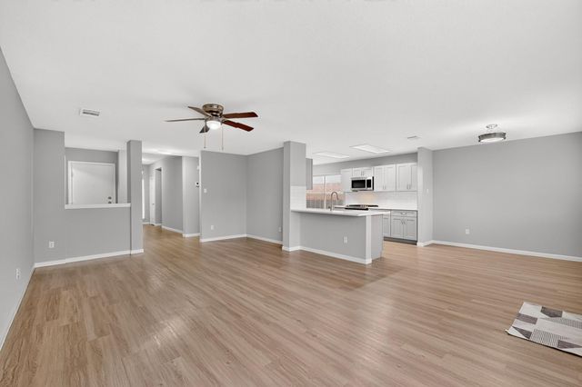 2447 Roundabout LN, Round Rock, TX 78664