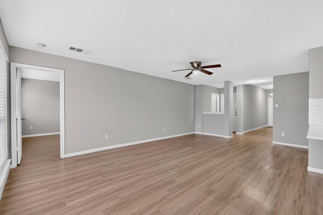 2447 Roundabout LN, Round Rock, TX 78664