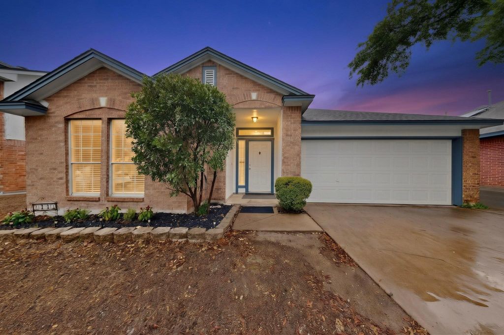 2447 Roundabout LN, Round Rock, TX 78664