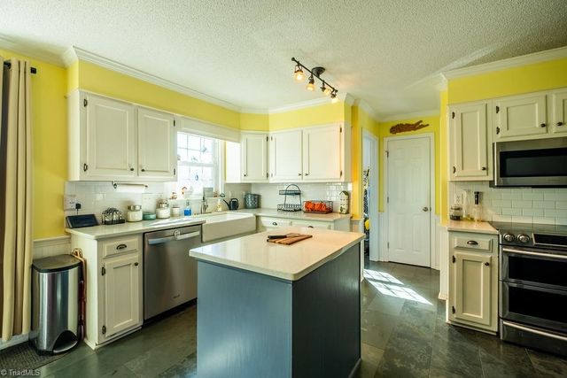 9516 White Tail Trail, Kernersville, NC 27284