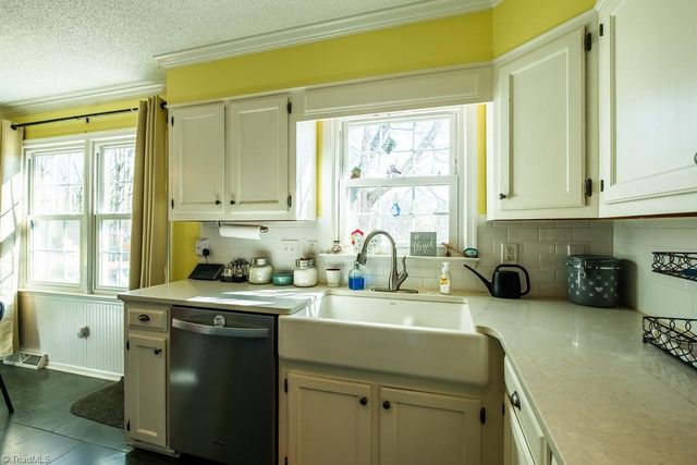 9516 White Tail Trail, Kernersville, NC 27284