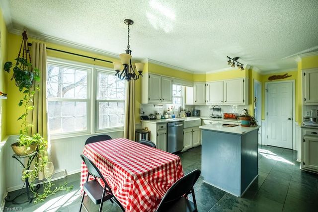 9516 White Tail Trail, Kernersville, NC 27284