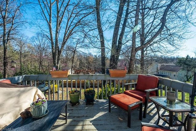 9516 White Tail Trail, Kernersville, NC 27284