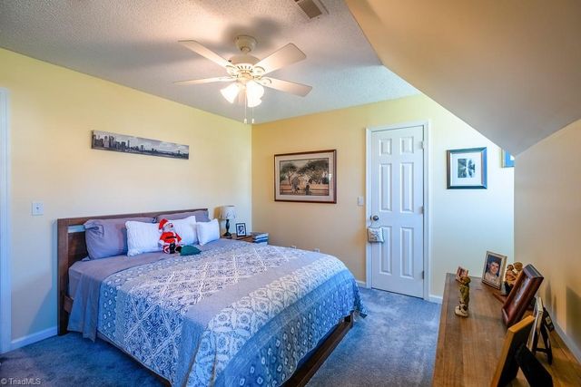 9516 White Tail Trail, Kernersville, NC 27284