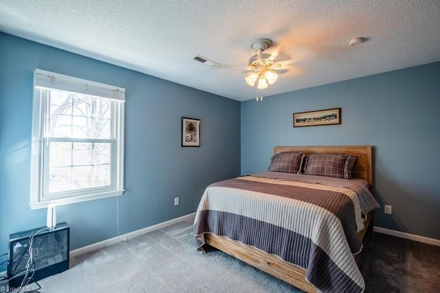 9516 White Tail Trail, Kernersville, NC 27284