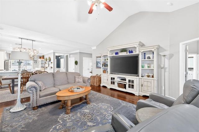 6742 Blue Heron Way, Flowery Branch, GA 30542