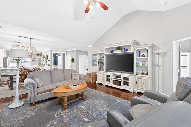 6742 Blue Heron Way, Flowery Branch, GA 30542