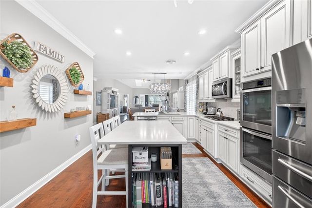 6742 Blue Heron Way, Flowery Branch, GA 30542