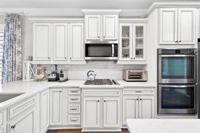 6742 Blue Heron Way, Flowery Branch, GA 30542