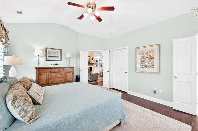 6742 Blue Heron Way, Flowery Branch, GA 30542