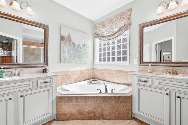 6742 Blue Heron Way, Flowery Branch, GA 30542