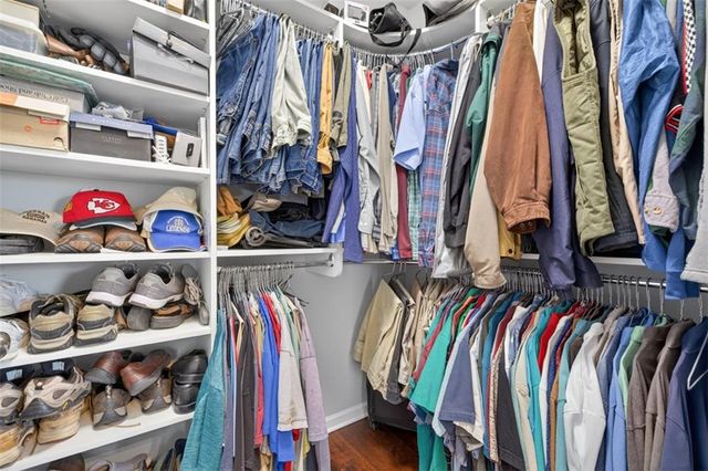 6742 Blue Heron Way, Flowery Branch, GA 30542