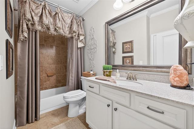 6742 Blue Heron Way, Flowery Branch, GA 30542