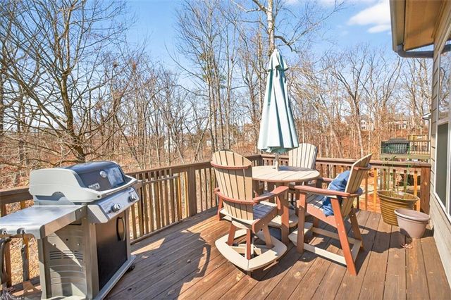 6742 Blue Heron Way, Flowery Branch, GA 30542