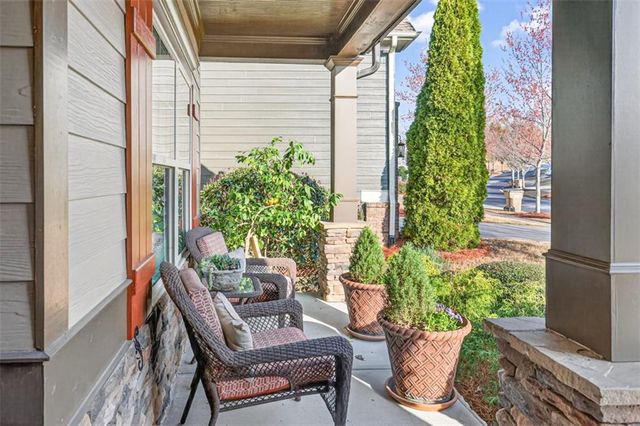 6742 Blue Heron Way, Flowery Branch, GA 30542