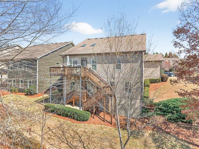 6742 Blue Heron Way, Flowery Branch, GA 30542