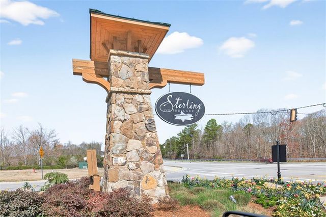 6742 Blue Heron Way, Flowery Branch, GA 30542