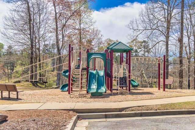 6742 Blue Heron Way, Flowery Branch, GA 30542