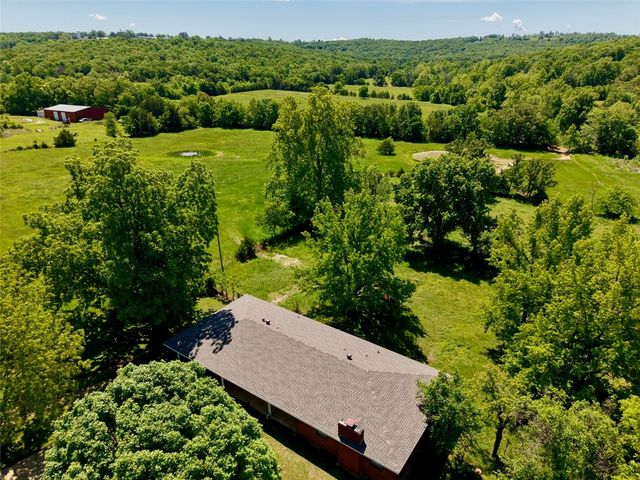 335 Madison 7802, Huntsville, AR 72740
