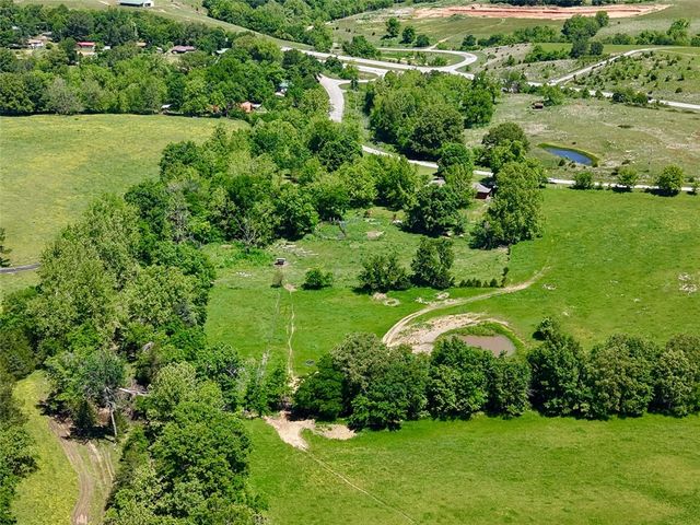 335 Madison 7802, Huntsville, AR 72740
