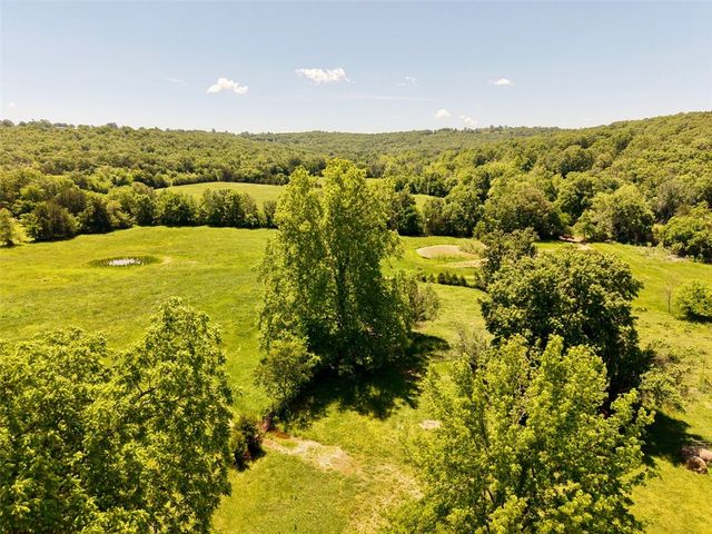 335 Madison 7802, Huntsville, AR 72740