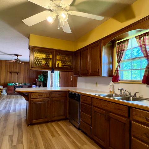 335 Madison 7802, Huntsville, AR 72740