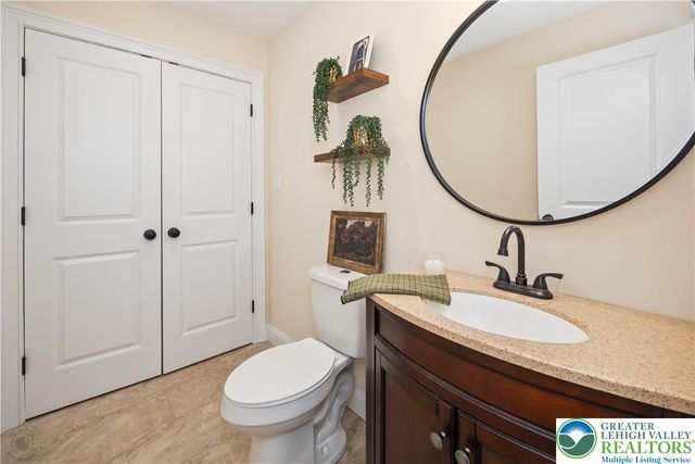 377 Berkley Street, Palmer Twp, PA 18045