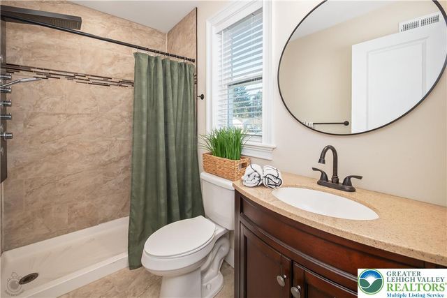 377 Berkley Street, Palmer Twp, PA 18045