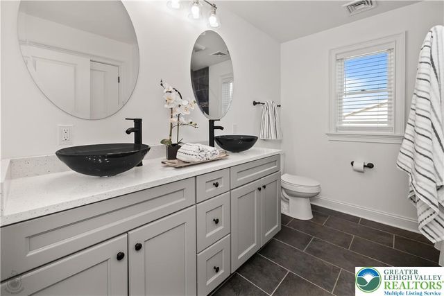 377 Berkley Street, Palmer Twp, PA 18045