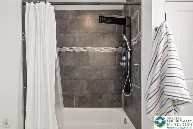 377 Berkley Street, Palmer Twp, PA 18045