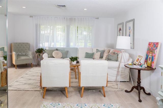 107 Winged Foot Ln, Boca Raton, FL 33431