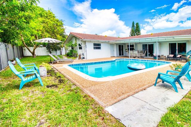107 Winged Foot Ln, Boca Raton, FL 33431