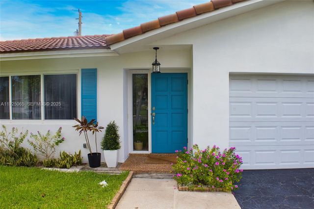 107 Winged Foot Ln, Boca Raton, FL 33431