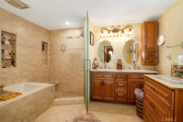 531 N Rossmore Avenue 202, Los Angeles, CA 90004