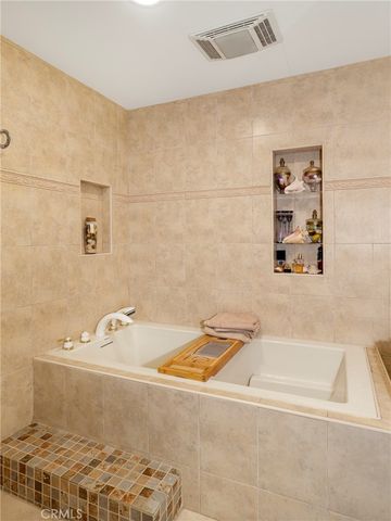 531 N Rossmore Avenue 202, Los Angeles, CA 90004